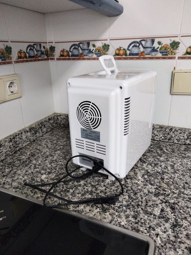 Nevera portátil AstroAI