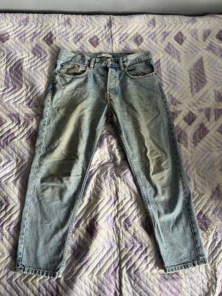 Pantalón vaquero Zara desgastado