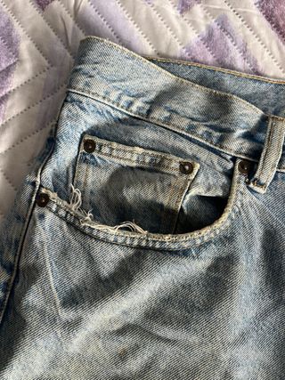 Pantalón vaquero Zara desgastado