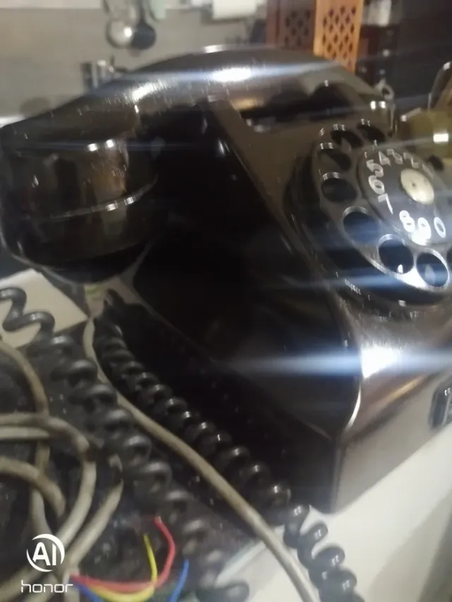 Telefoni antichi in bakelite 35€ I DUE