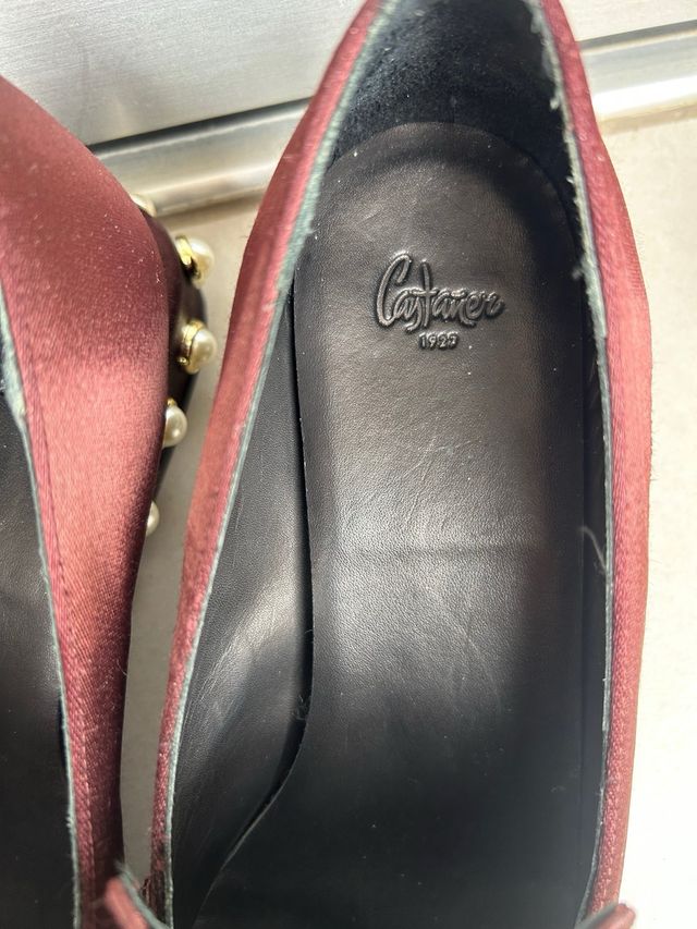 Mocasines Castañer burdeos con perlas

sin usar