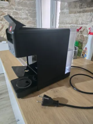 Macchina da caffè Illy. nuovo con cartone.