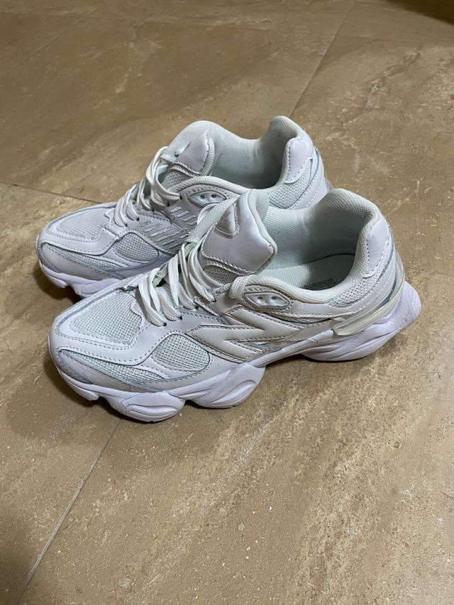 New Balance 9060 Blancas