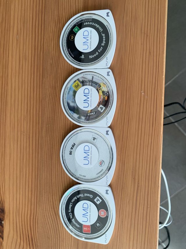 Lote 4 juegos PSP UMD