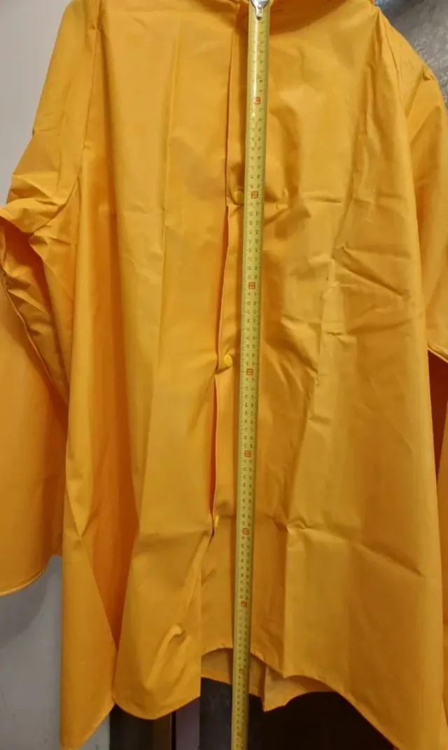 Chubasquero amarillo también ideal Halloween!!!!