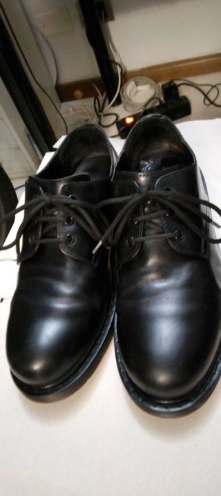 Stringate pelle nere 39