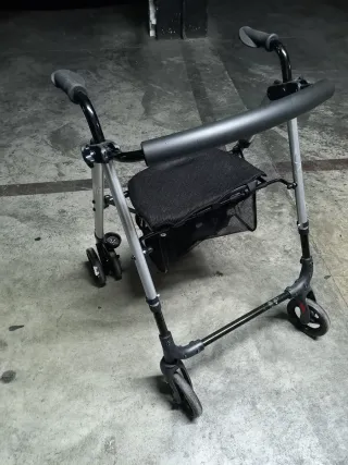 Vendo andador con asiento