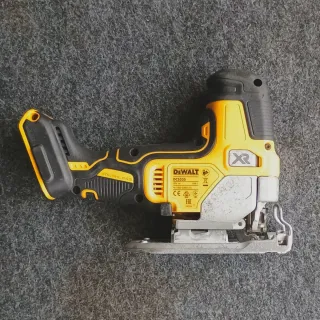 Sierra de calar Dewalt DCS335