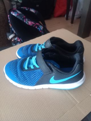 Sneakers Nike per bambini blu e nere taglia 31