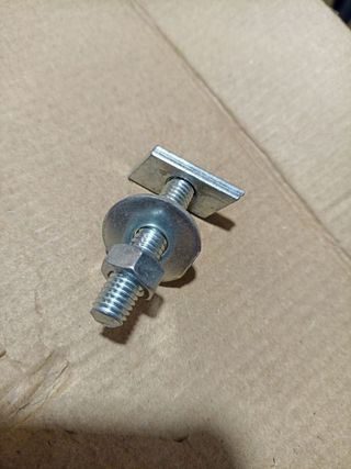 80-tornillo de cabeza martillo