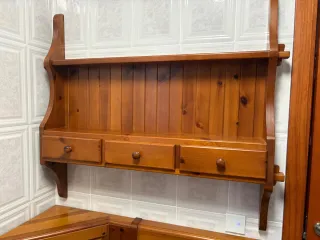 Mesa rinconera de madera para 6 personas y estante