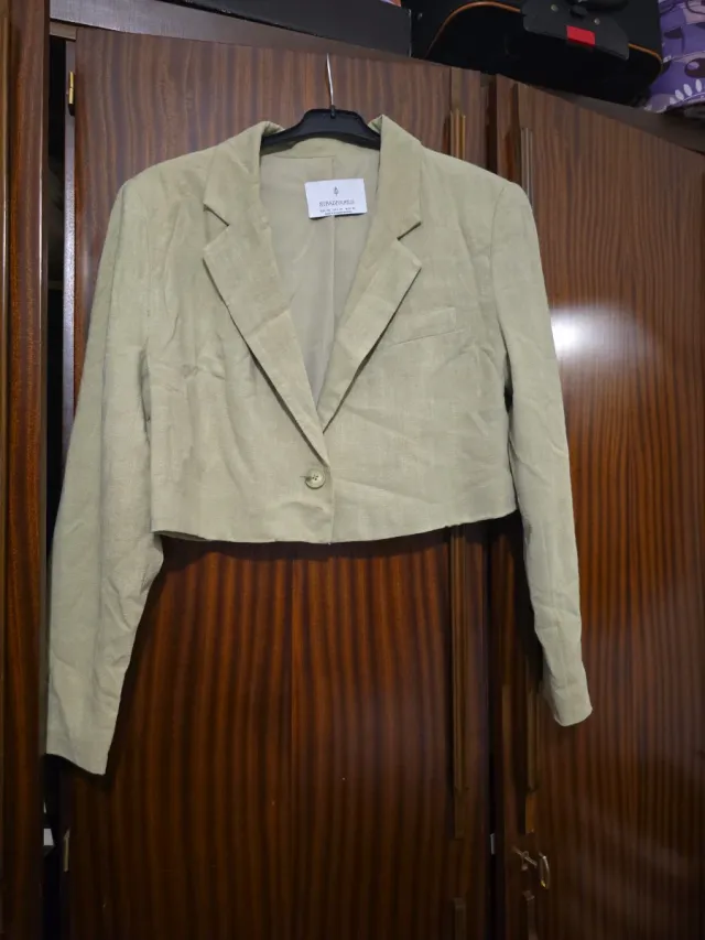 Chaqueta corta beige