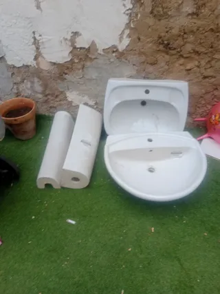 Lavabos roca de cerámica blancos