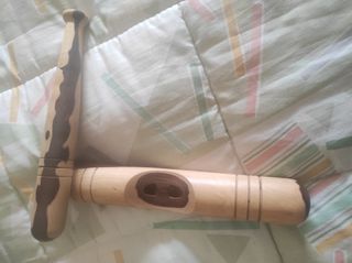 Instrumento percusión madera artesanal