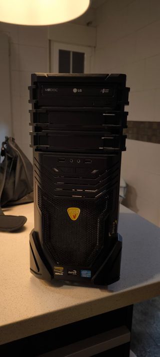 Monitor HP 23 + Torre PC