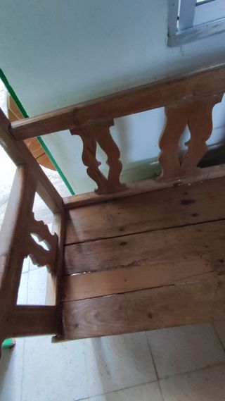 Banco de madera antiguo