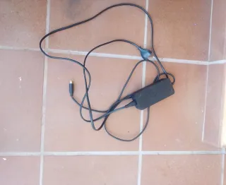 Cargador Patinete Eléctrico Negro