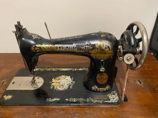 Máquina de coser Singer antigua