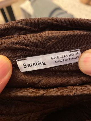 Top Bershka manga larga marrón texturizado