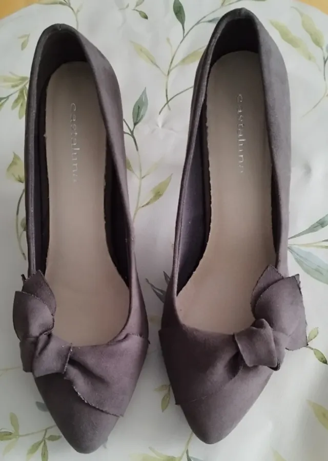 Zapatos de tacón grises Castaluna