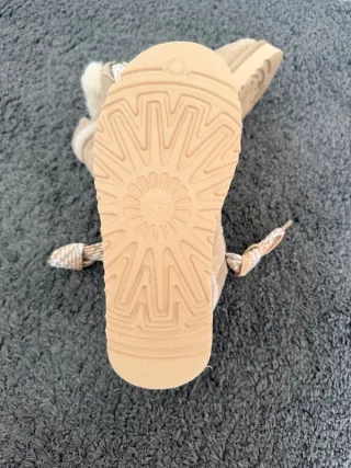 Botas         UGG           Lowmel Marrón Talla 38