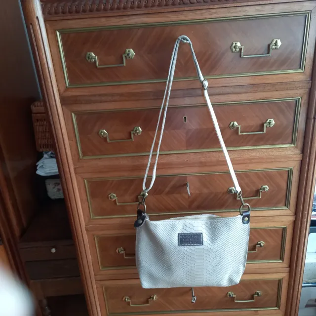 Bolso bandolera beige efecto piel serpiente