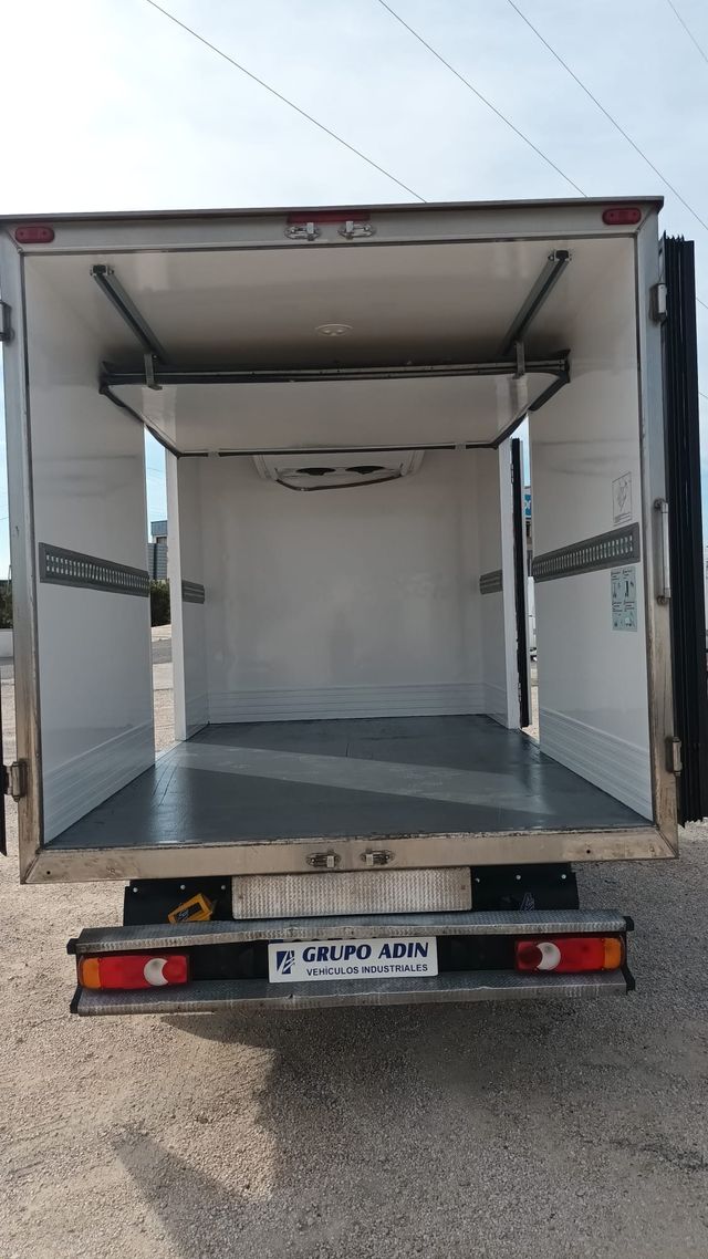 NISSAN NT400 2020 ISOTERMO FRIO SEPARADOR CARGA