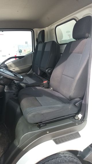 NISSAN NT400 2020 ISOTERMO FRIO SEPARADOR CARGA