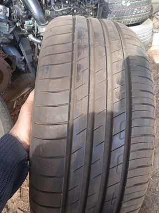 Neumático 215/50R17 91W