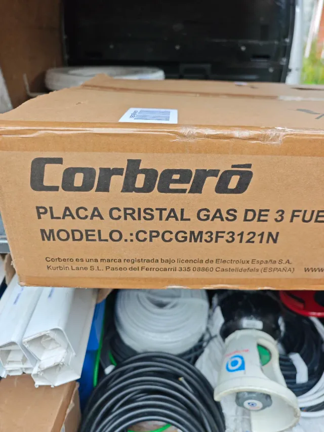 Placa de gas Corbero 3 fuegos cristal