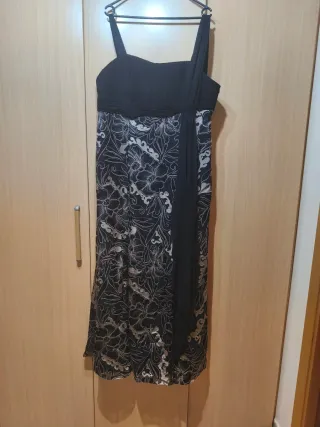 Vestido de fiesta estampado floral
Elegante
