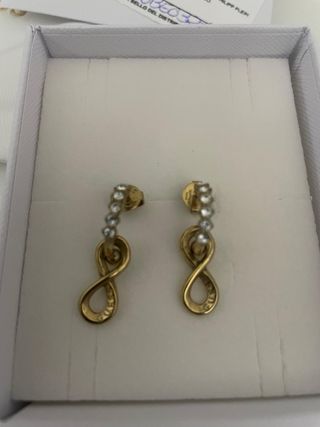 Pendientes Guess Infinito Color Dorado
