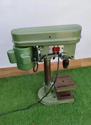 taladro columna FERM 5 velocidades.Muy buen estado