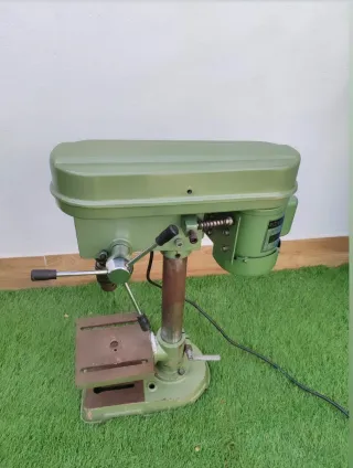 taladro columna FERM 5 velocidades.Muy buen estado