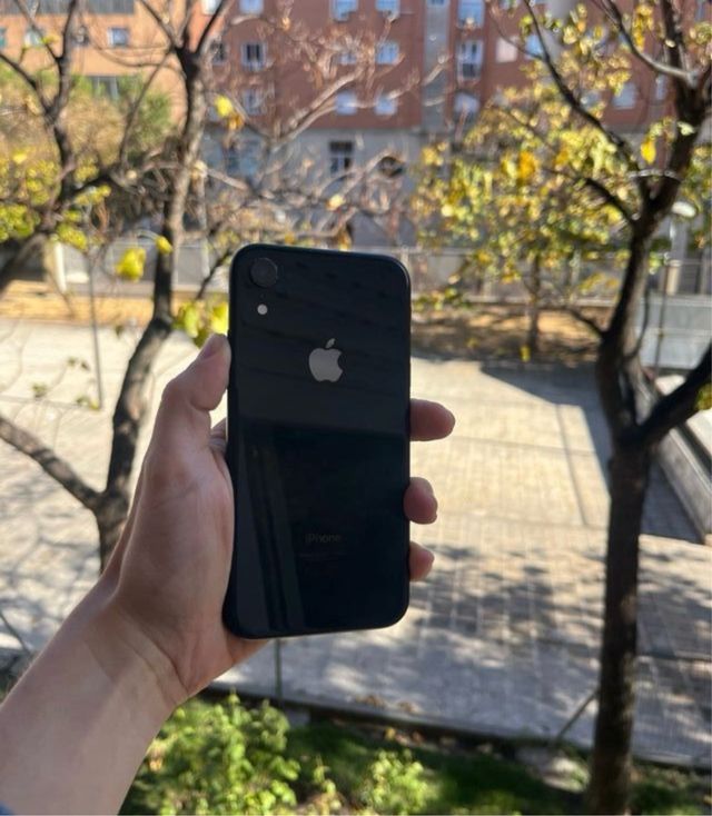 iPhone XR 64GB Negro NO NEGOCIABLE /ENVIO WALLAPOP