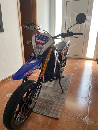 Rieju MRT Pro 50cc - Todo de serie