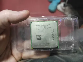 AMD Phenom X3 8400
Procesador AMD Phenom HD8400WCJ