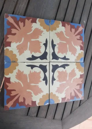 Baldosas hidráulicas decoradas