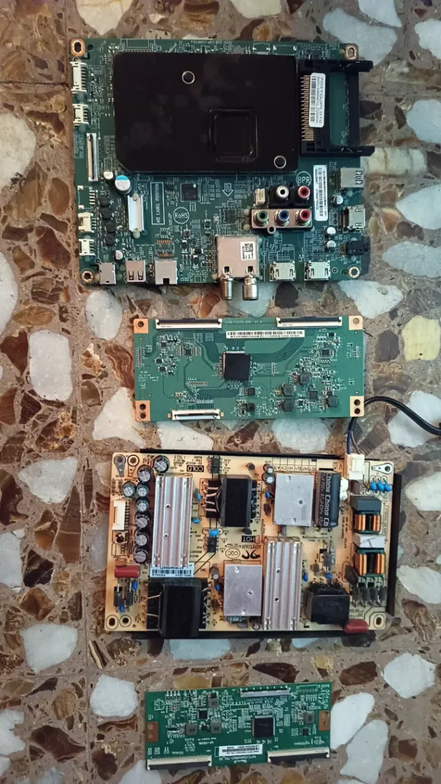 Repuestos Smart TV Selecline, Philips y Samsung.