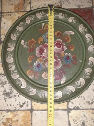 Piatto vintage decorato a mano