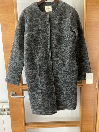 Abrigo Zara Gris Estampado