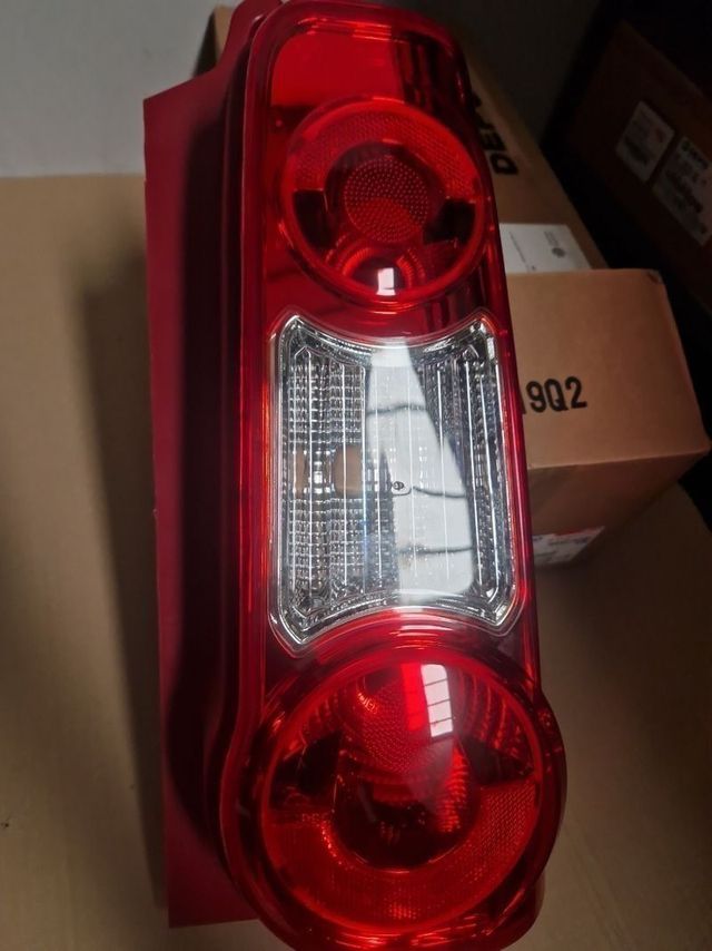 Piloto trasero Citroen Berlingo Derecho furgoneta