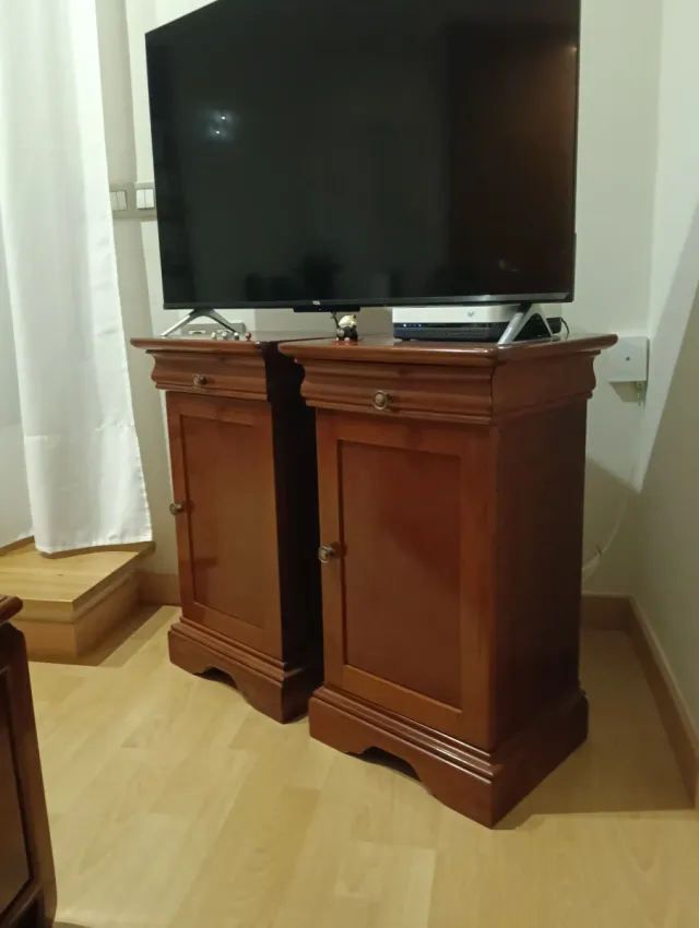 Set 2 mesitas de noche auxiliares madera antigua