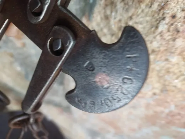 Bilancia romana antica con peso in ottone