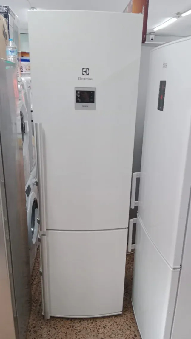 Nevera Electrolux 2m Ancho 60cm con Garantía