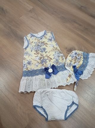 Conjunto vestido, braguita y capota floral