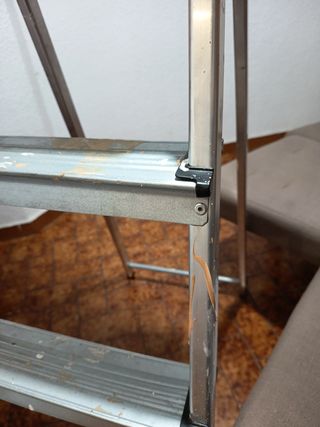 Escalera aluminio 5 peldaños