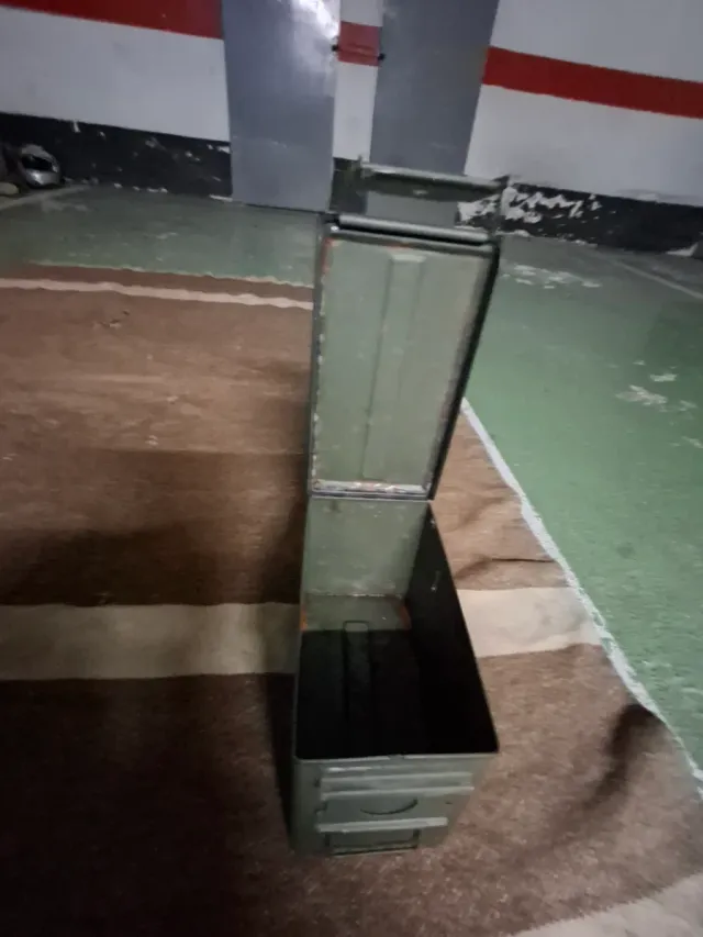 Scatola metallica munizioni militare