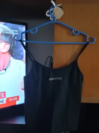 Canottiera Benetton nera con strass