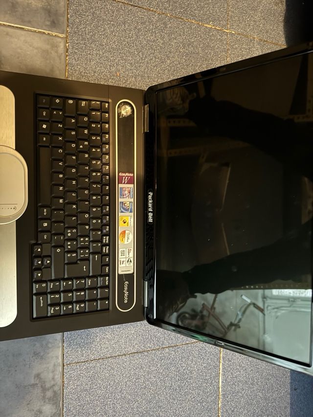 2 Ordenadores portátiles